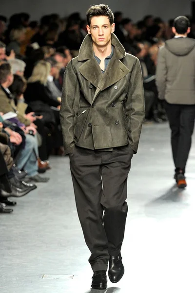 Look 35